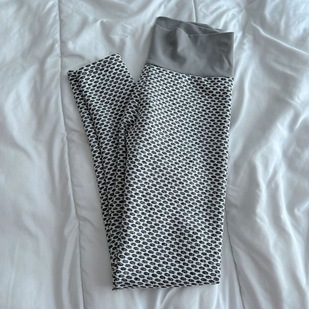 Women High Waisted Workout Yoga Pants Lifting and Scrunch Booty Legging Size XS